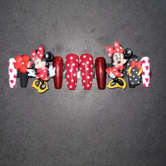 Press on nails - Picture 4 of 4